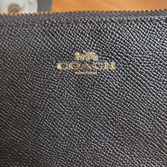 NWOT Black Coach Wristlet - Picture 2 of 4